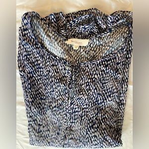 Two by Vince Camuto 💜 purple and navy print blouse size 2x